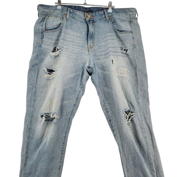 Mossimo Jeans Women's Destroyed Boyfriend Cut off at ankles Blue W42 - Picture 5 of 10
